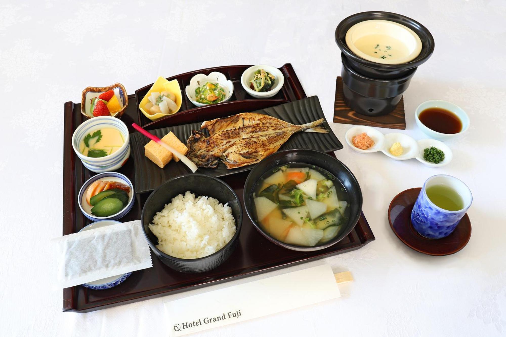 פוג'י Hotel Grand Fuji מראה חיצוני תמונה