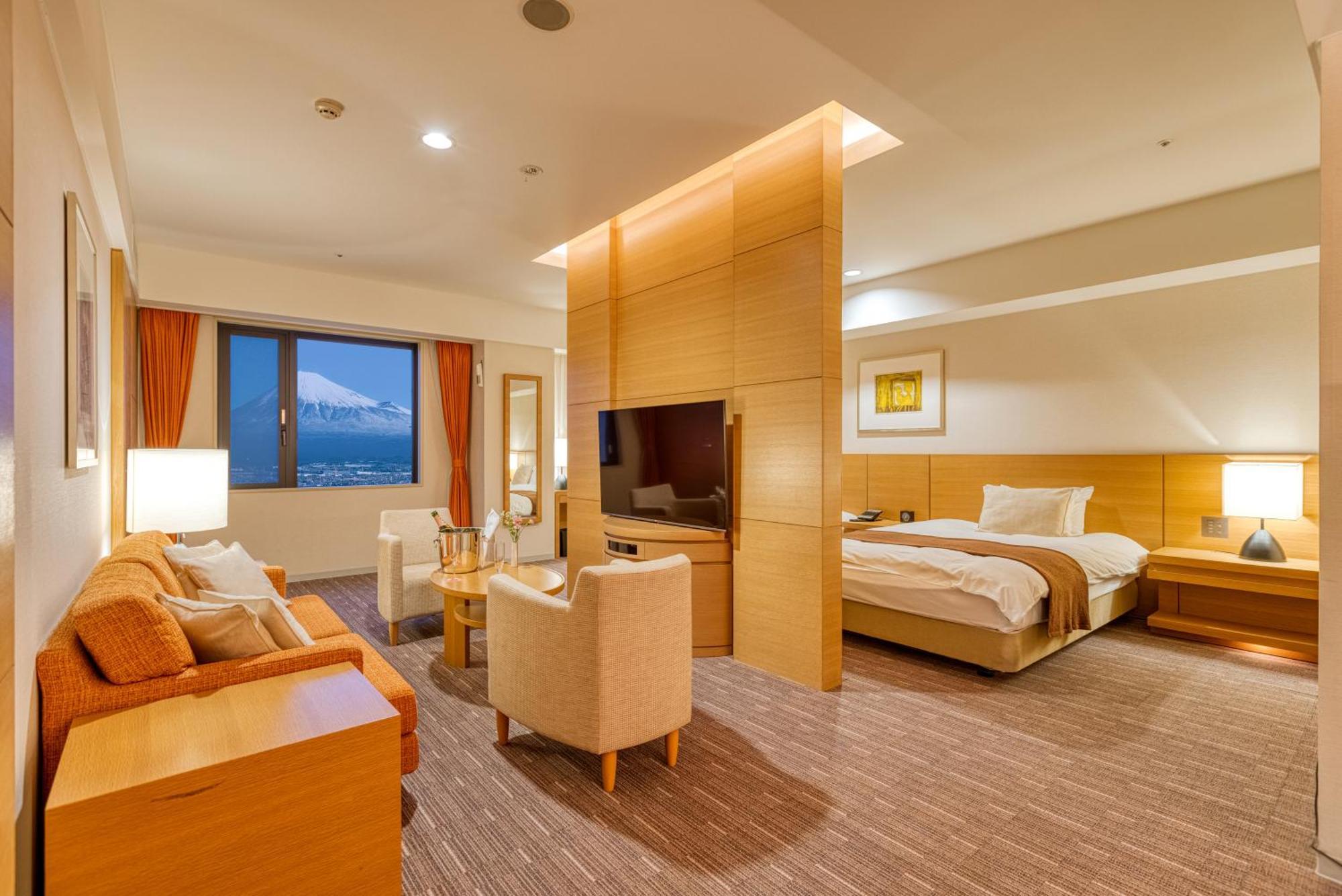 פוג'י Hotel Grand Fuji מראה חיצוני תמונה